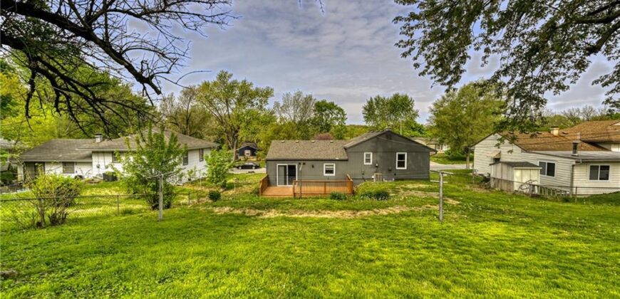 3535 N CHELSEA Avenue, Kansas City, MO 64117