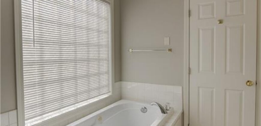 1721 Collins Drive, Platte City, MO 64079