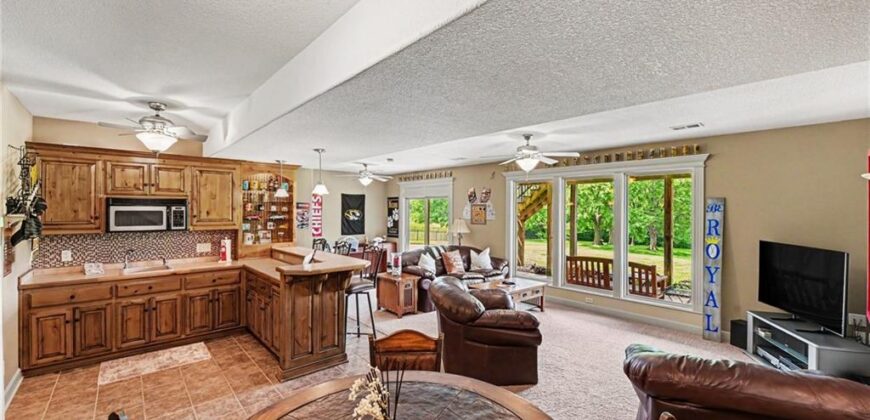 6626 NE 134th Terrace, Smithville, MO 64089