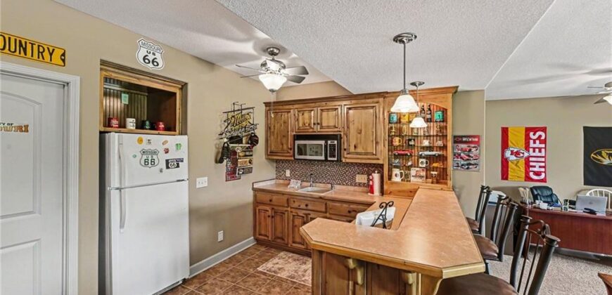 6626 NE 134th Terrace, Smithville, MO 64089