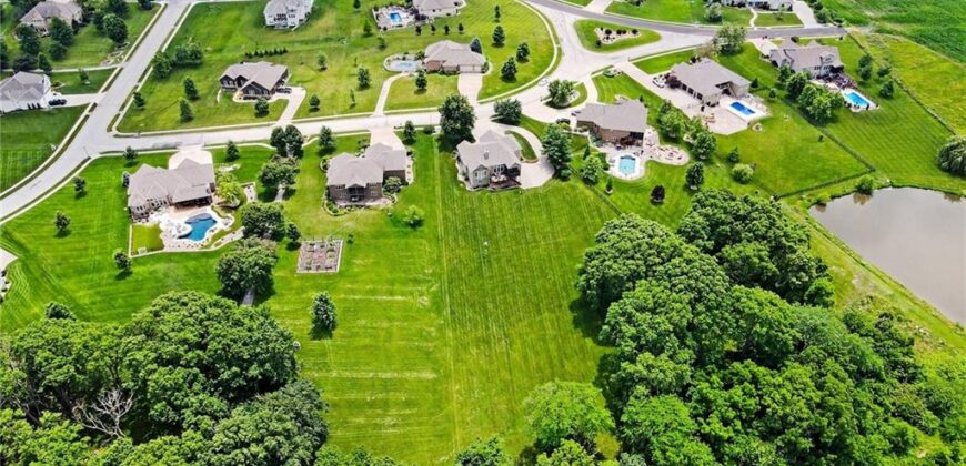 6626 NE 134th Terrace, Smithville, MO 64089