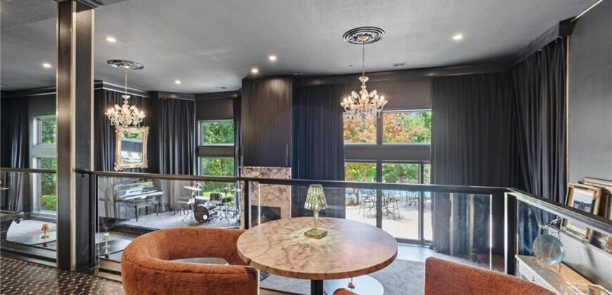1425 Woodbury Drive, Liberty, MO 64068