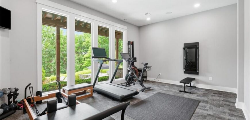 1425 Woodbury Drive, Liberty, MO 64068
