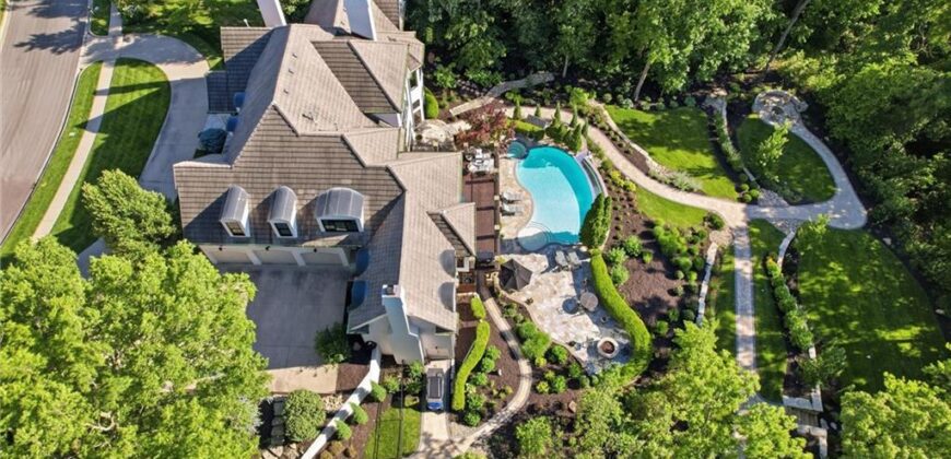 1425 Woodbury Drive, Liberty, MO 64068