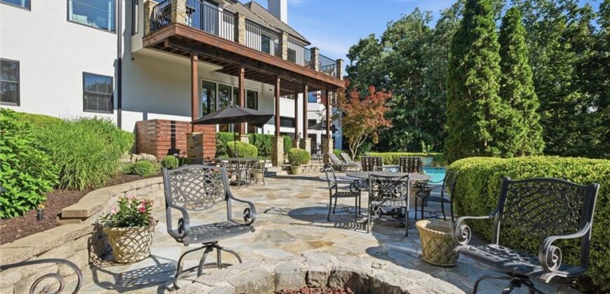 1425 Woodbury Drive, Liberty, MO 64068