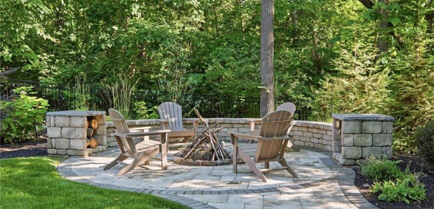 1425 Woodbury Drive, Liberty, MO 64068