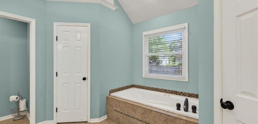 1608 NE 81st Street, Kansas City, MO 64118