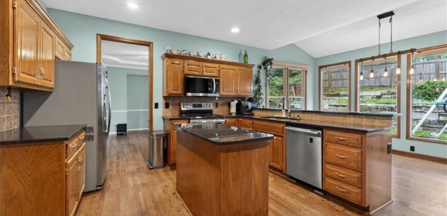 1608 NE 81st Street, Kansas City, MO 64118