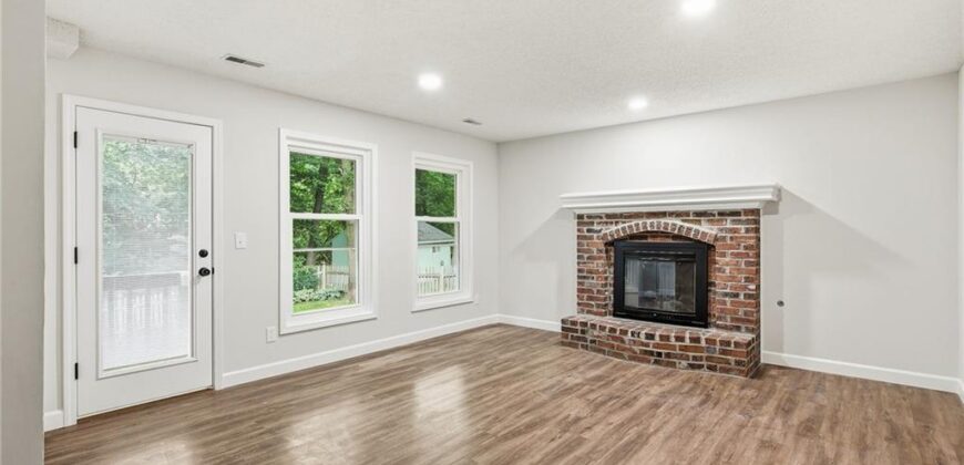 1310 Amesbury Avenue, Liberty, MO 64068