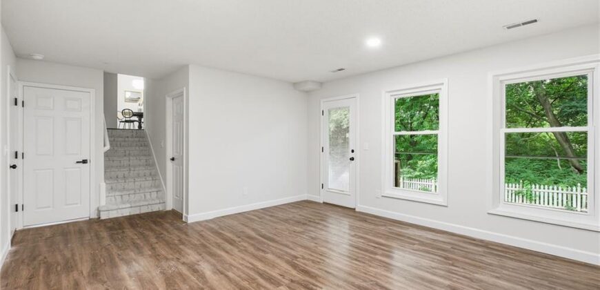 1310 Amesbury Avenue, Liberty, MO 64068
