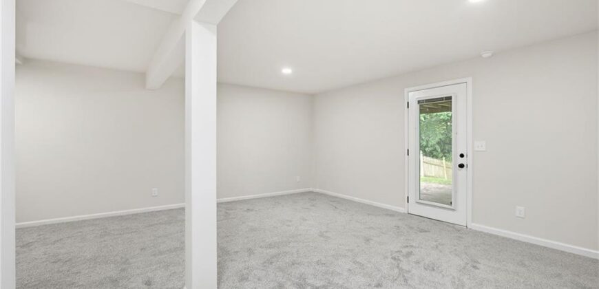 1310 Amesbury Avenue, Liberty, MO 64068