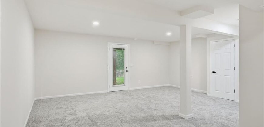 1310 Amesbury Avenue, Liberty, MO 64068