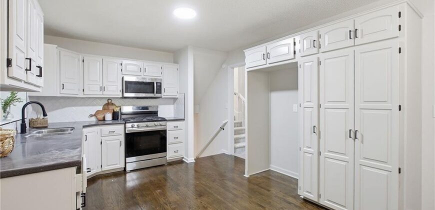 1310 Amesbury Avenue, Liberty, MO 64068
