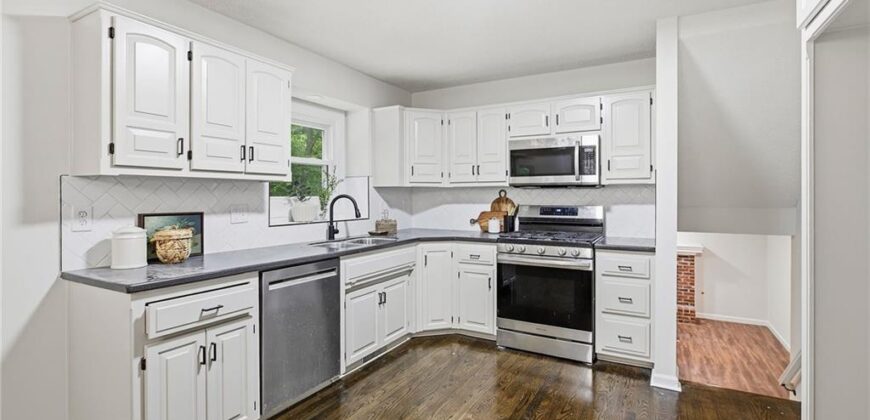 1310 Amesbury Avenue, Liberty, MO 64068