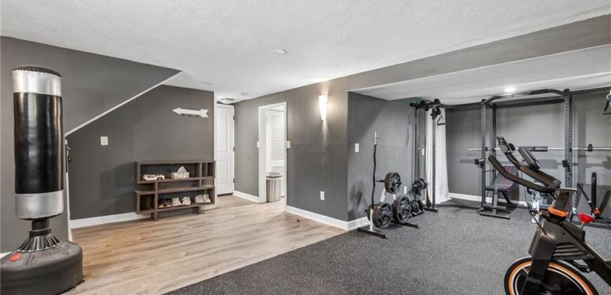 809 Lindenwood Lane, Liberty, MO 64068