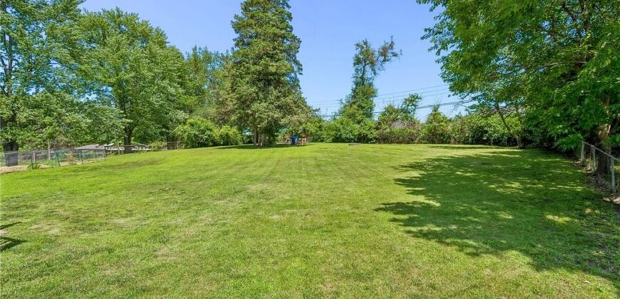 809 Lindenwood Lane, Liberty, MO 64068