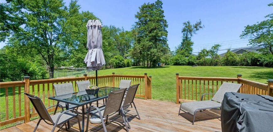 809 Lindenwood Lane, Liberty, MO 64068