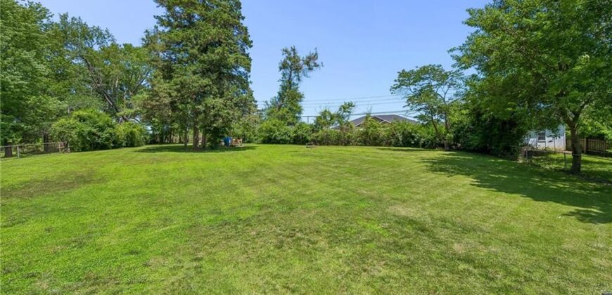 809 Lindenwood Lane, Liberty, MO 64068