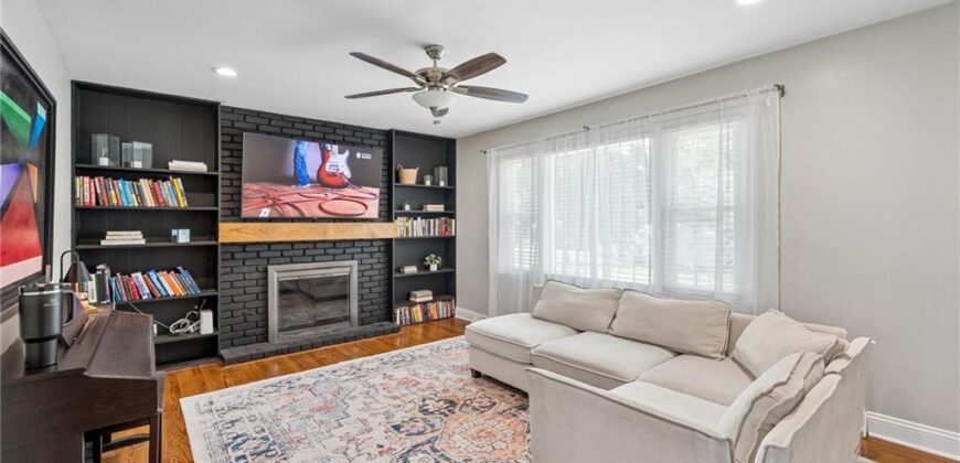 809 Lindenwood Lane, Liberty, MO 64068