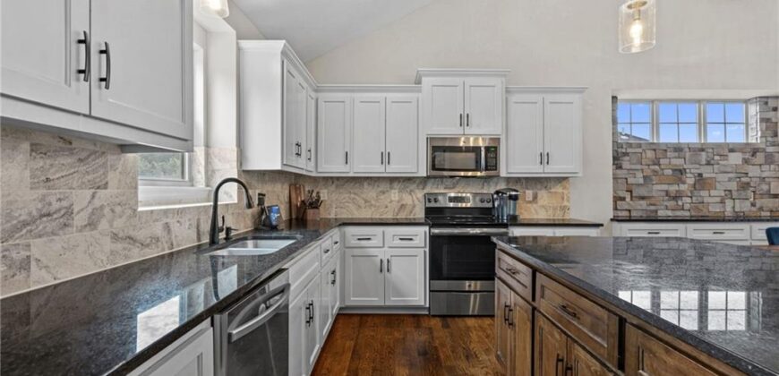 13365 NW 72nd Street, Parkville, MO 64152