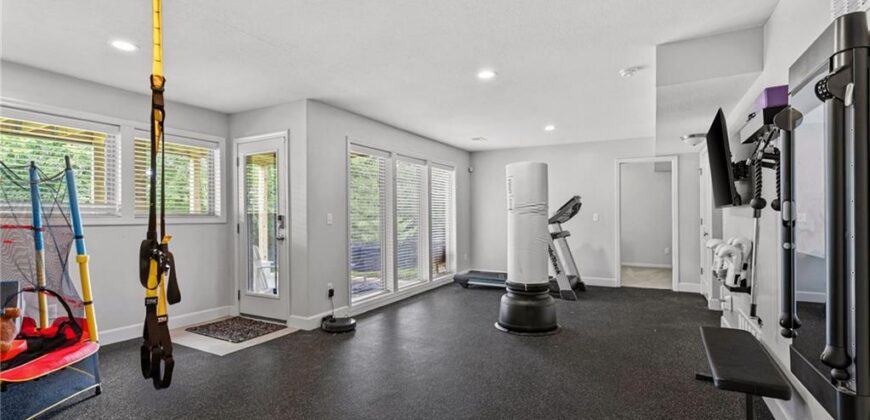 13365 NW 72nd Street, Parkville, MO 64152
