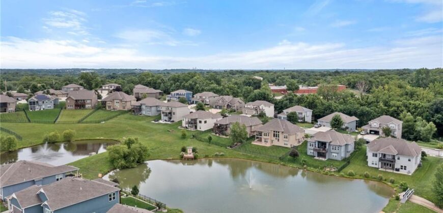 13365 NW 72nd Street, Parkville, MO 64152