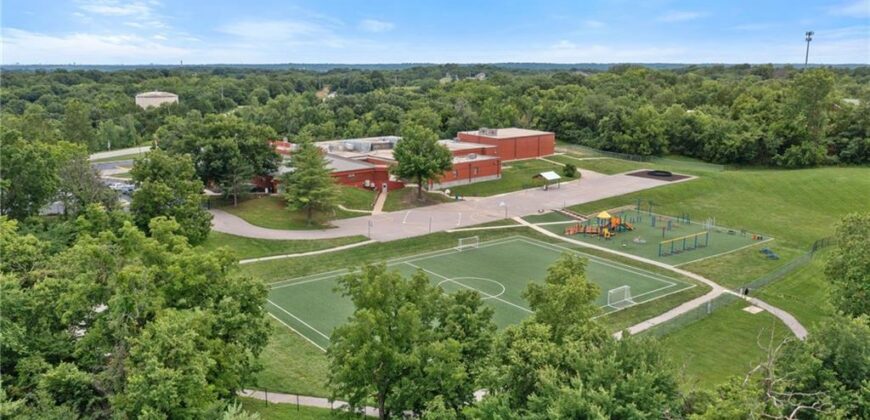 13365 NW 72nd Street, Parkville, MO 64152