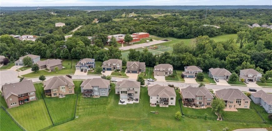 13365 NW 72nd Street, Parkville, MO 64152