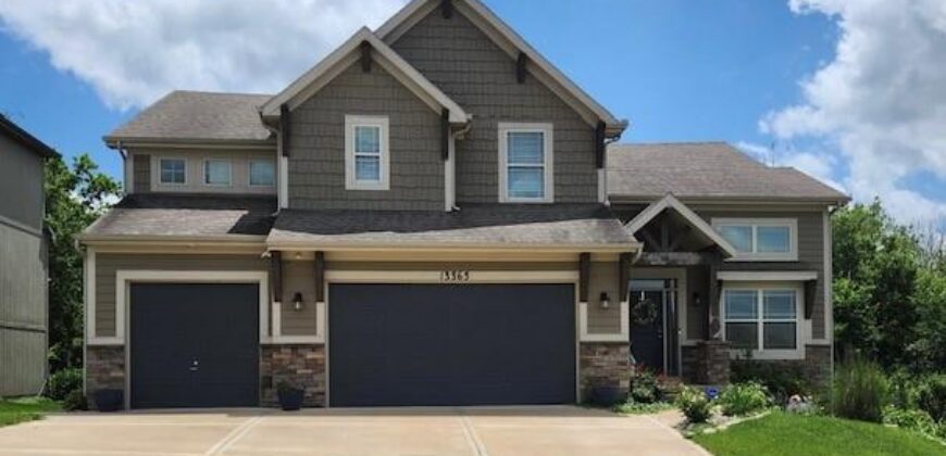 13365 NW 72nd Street, Parkville, MO 64152