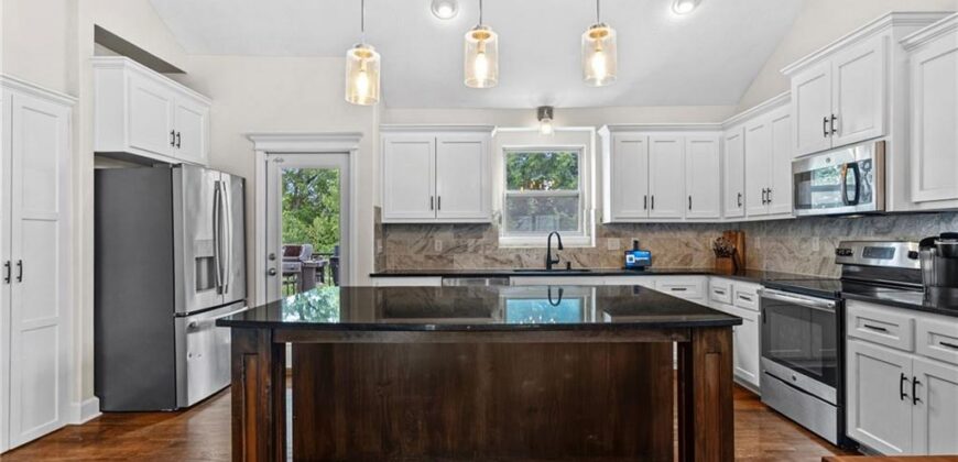 13365 NW 72nd Street, Parkville, MO 64152