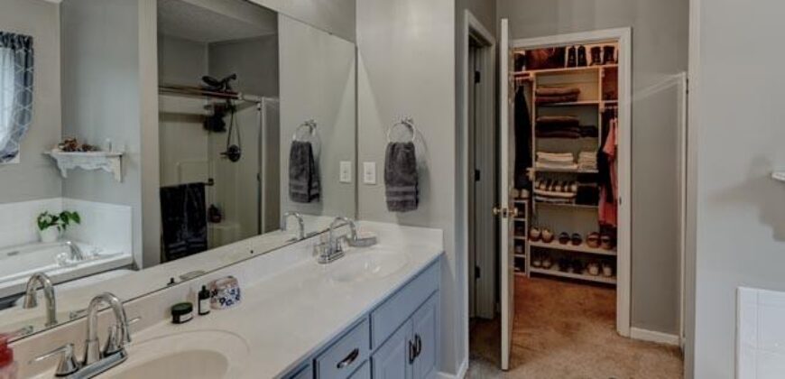 1400 Fox Run Trail, Platte City, MO 64079