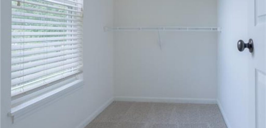 12202 N Highland Avenue, Kansas City, MO 64165