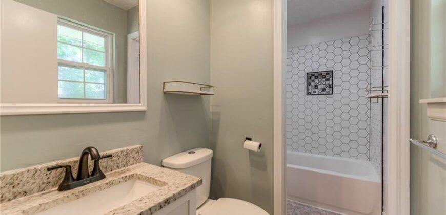 9404 NW 59th Terrace, Parkville, MO 64152
