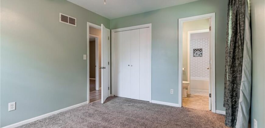 9404 NW 59th Terrace, Parkville, MO 64152