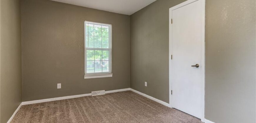 9404 NW 59th Terrace, Parkville, MO 64152