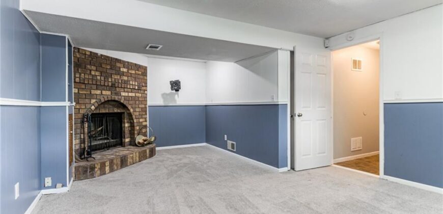9404 NW 59th Terrace, Parkville, MO 64152