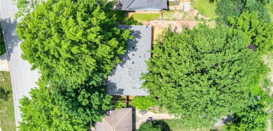 9404 NW 59th Terrace, Parkville, MO 64152