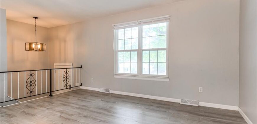 9404 NW 59th Terrace, Parkville, MO 64152