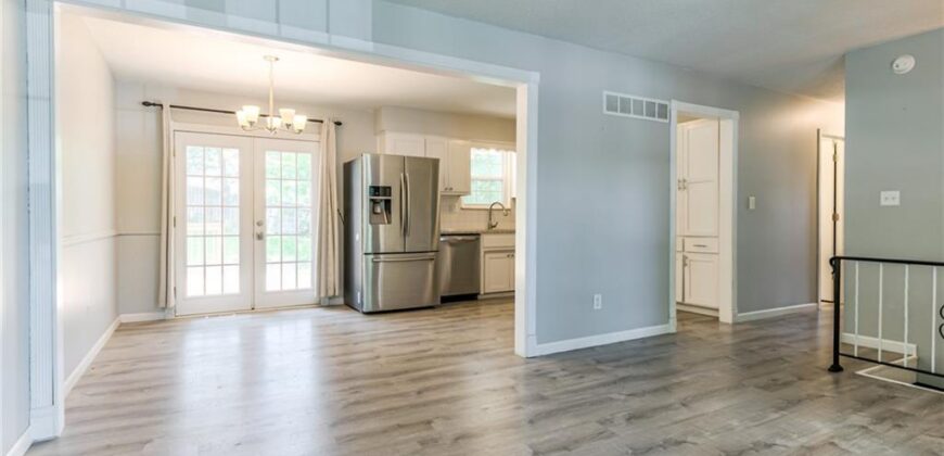9404 NW 59th Terrace, Parkville, MO 64152