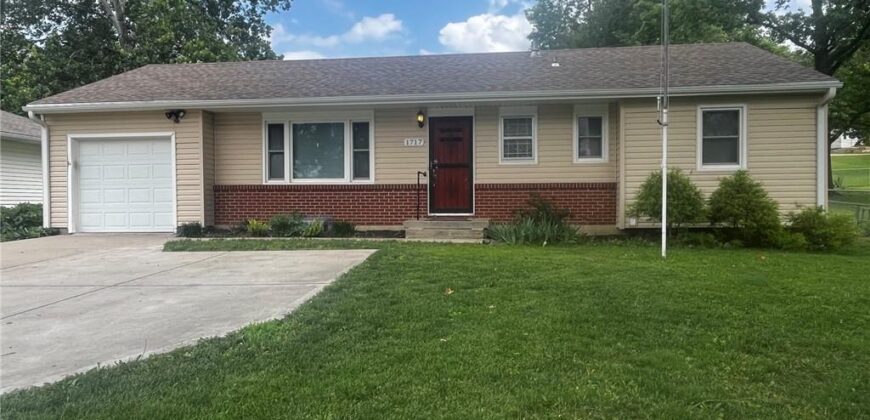 1717 4th Street, Platte City, MO 64079