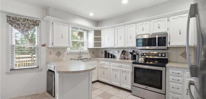 3800 NE Shady Lane Drive, Gladstone, MO 64119