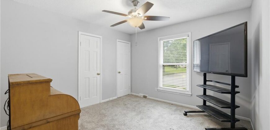 3800 NE Shady Lane Drive, Gladstone, MO 64119