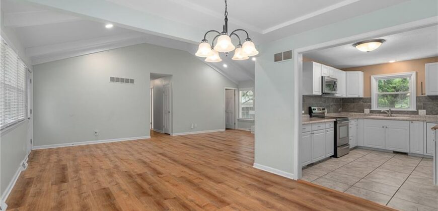 7401 NW 77th Street, Kansas City, MO 64152