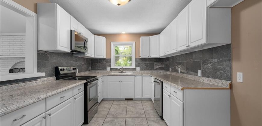 7401 NW 77th Street, Kansas City, MO 64152