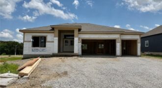 7633 N Booth Avenue, Kansas City, MO 64158