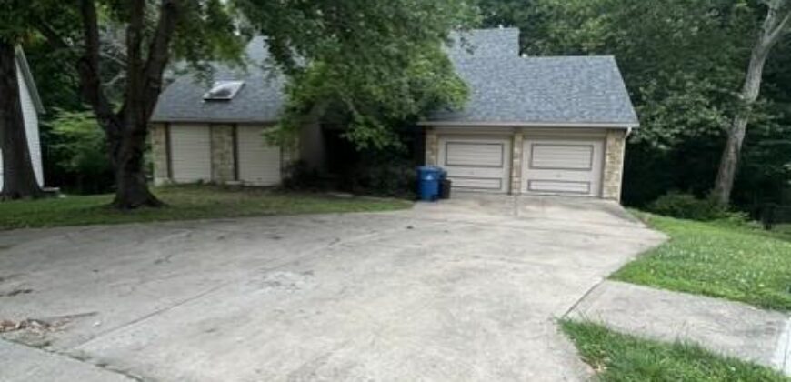 4440 NW Wildwood Drive, Kansas City, MO 64116