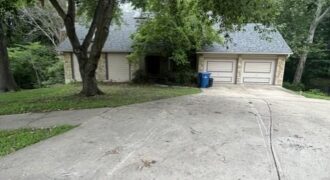 4440 NW Wildwood Drive, Kansas City, MO 64116