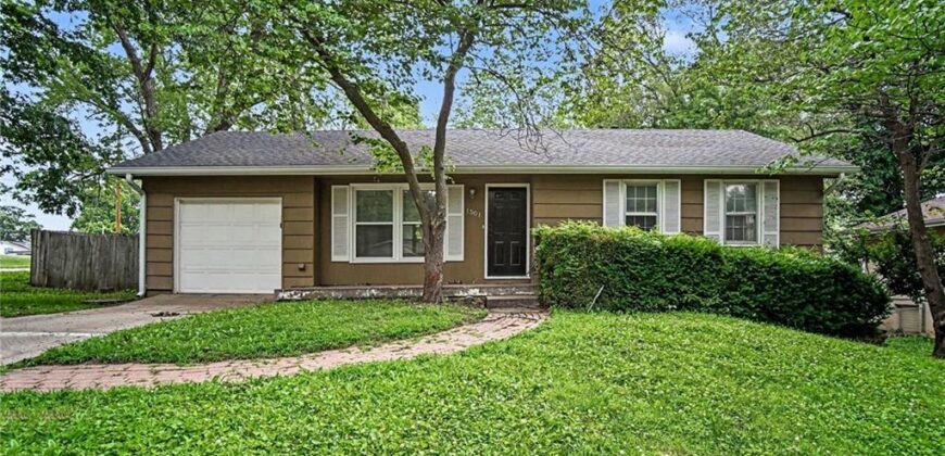 1501 Johnston Street, Liberty, MO 64068