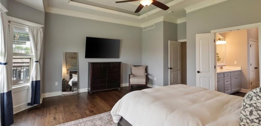 8905 N Donnelly Avenue, Kansas City, MO 64157