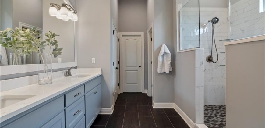 8905 N Donnelly Avenue, Kansas City, MO 64157